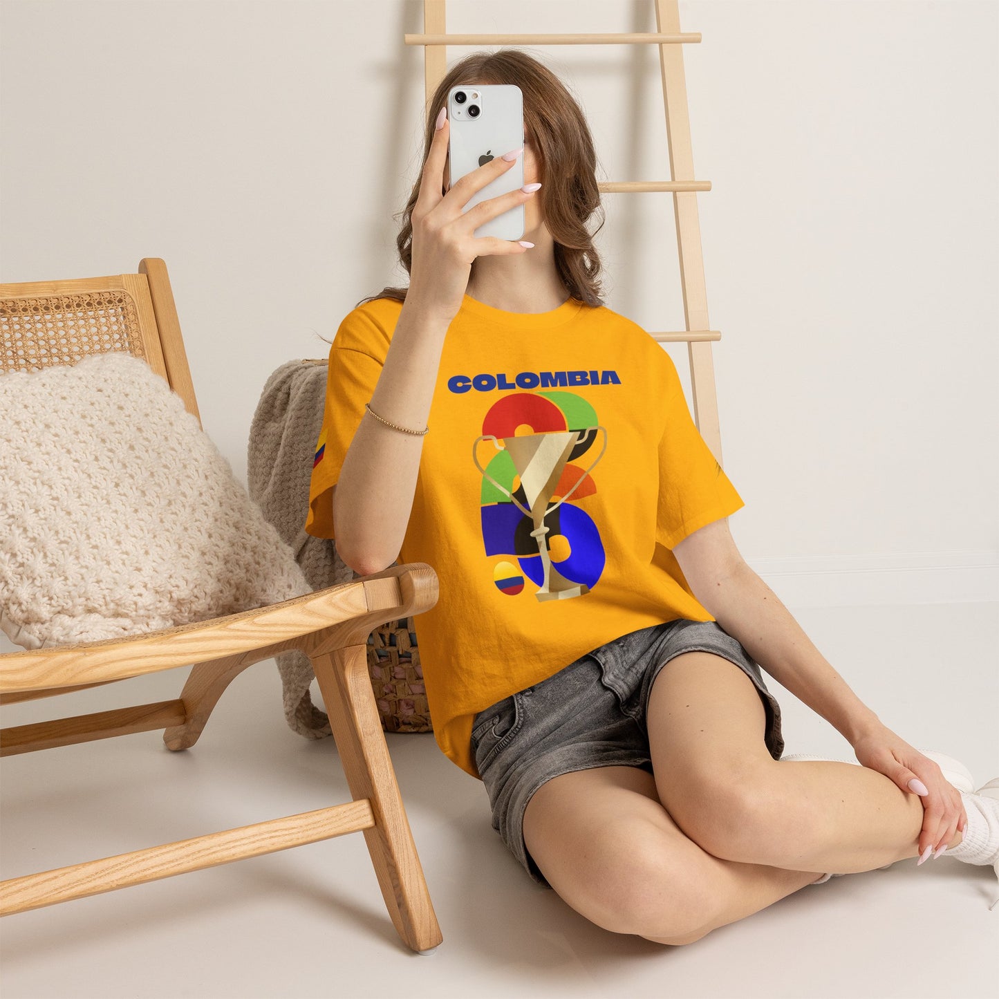 Colombia Football T-Shirt - Unisex Colombia Soccer Fan Tee with Flag (2026)